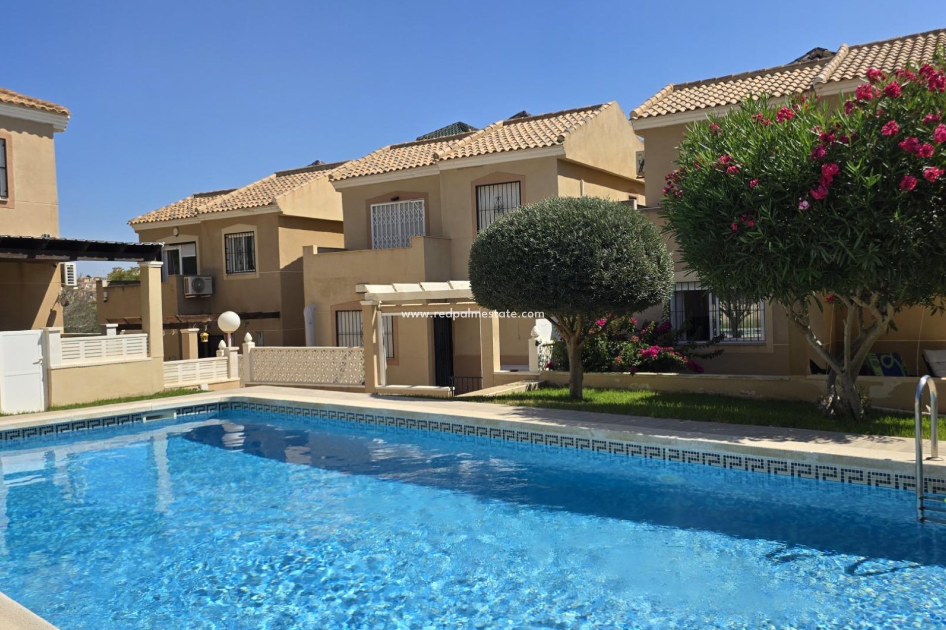 Revente - Villa -
Orihuela Costa - Villamartín
