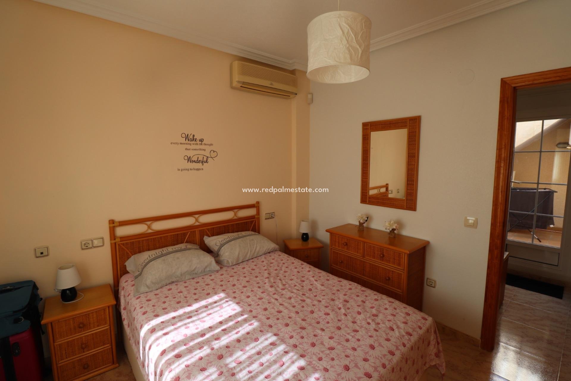 Revente - Villa -
Orihuela Costa - Villamartín