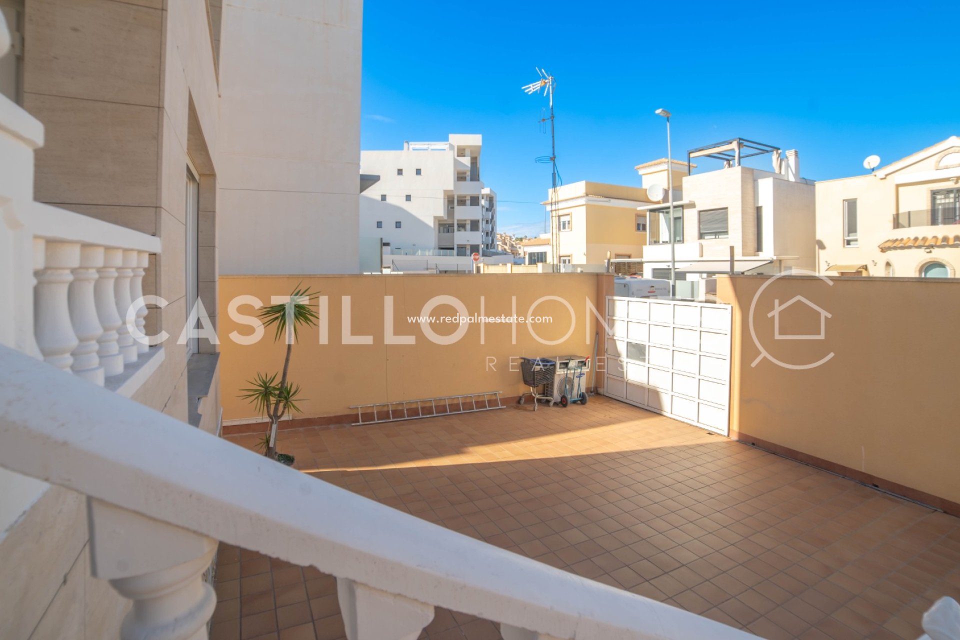 Revente - Villa -
Orihuela Costa - Villamartín