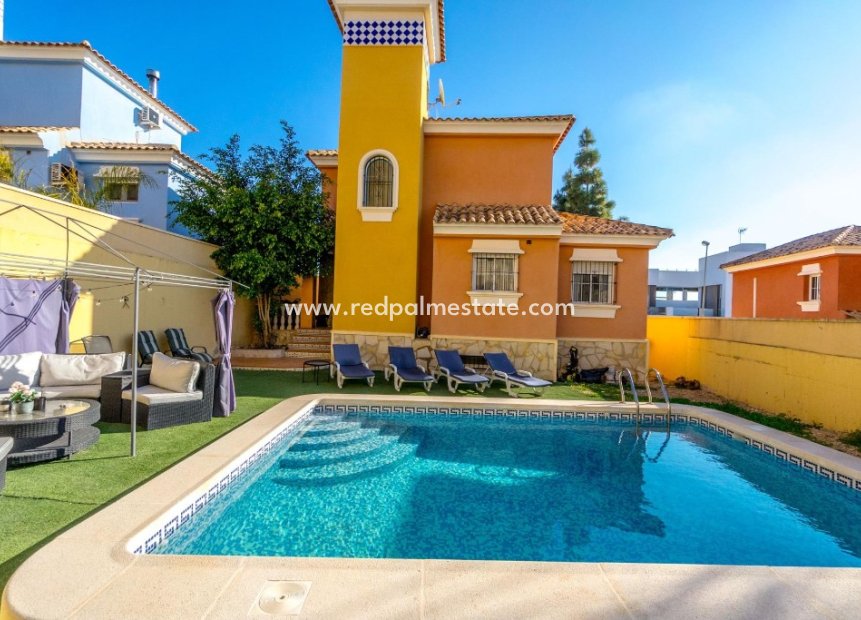 Revente - Villa -
Orihuela Costa - Villamartín