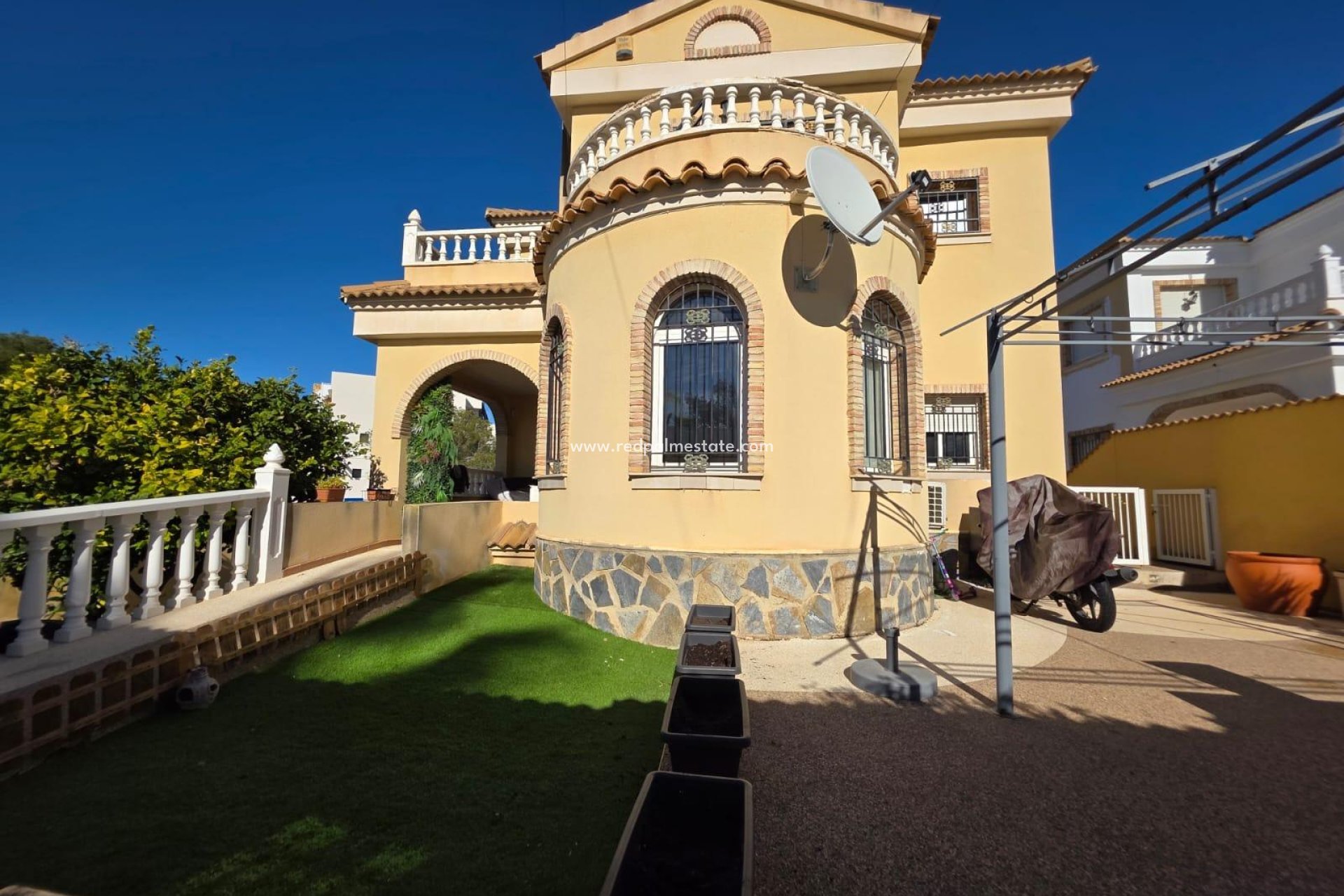 Revente - Villa -
Orihuela Costa - Villamartín