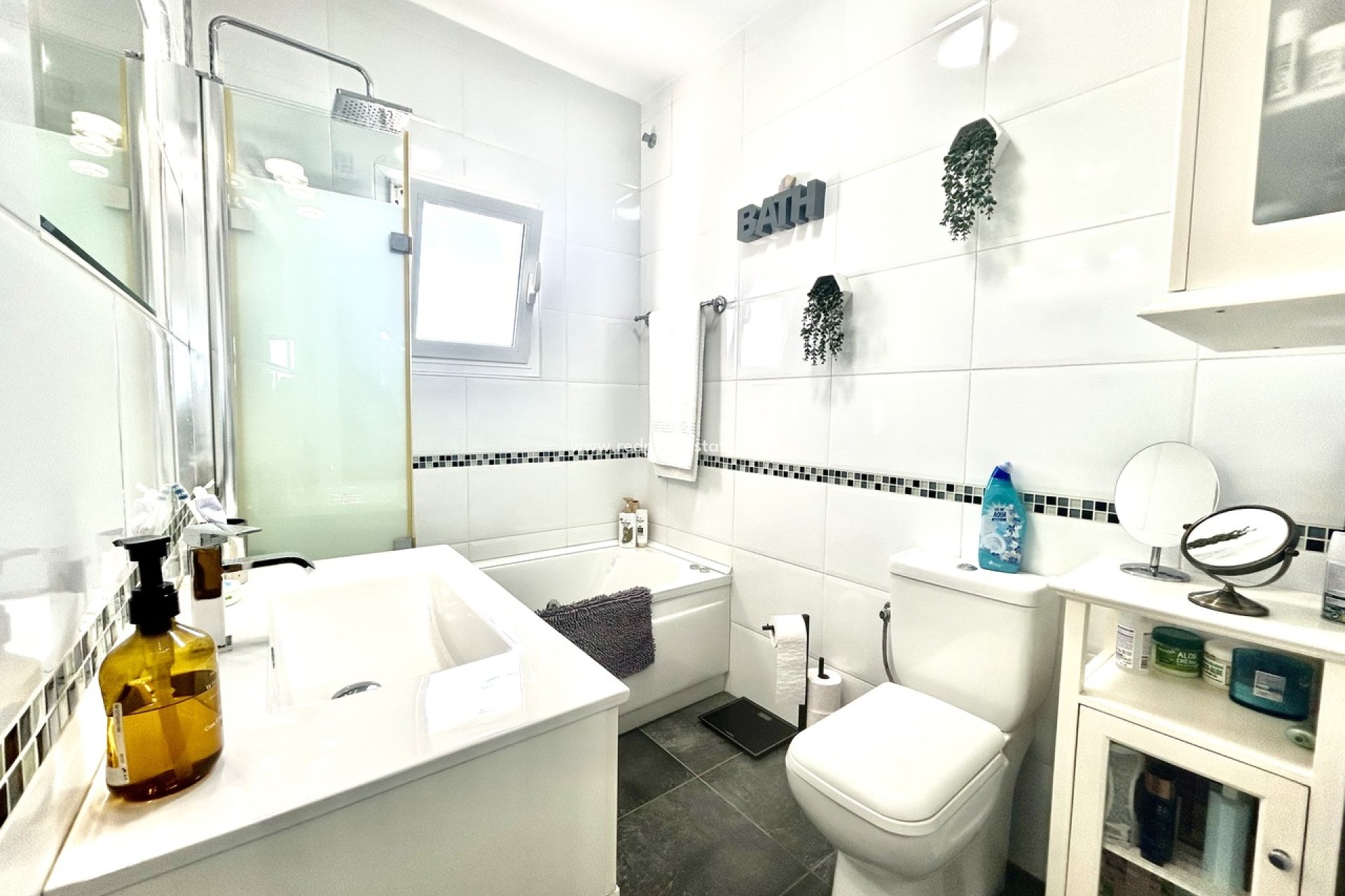 Revente - Villa -
Orihuela Costa - Villamartín