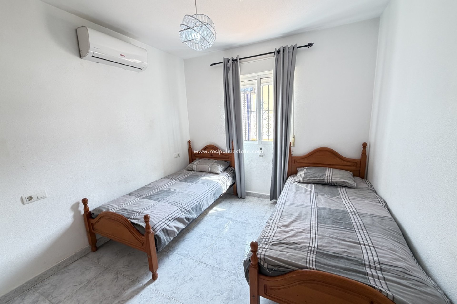Revente - Villa -
Orihuela Costa - Villamartín