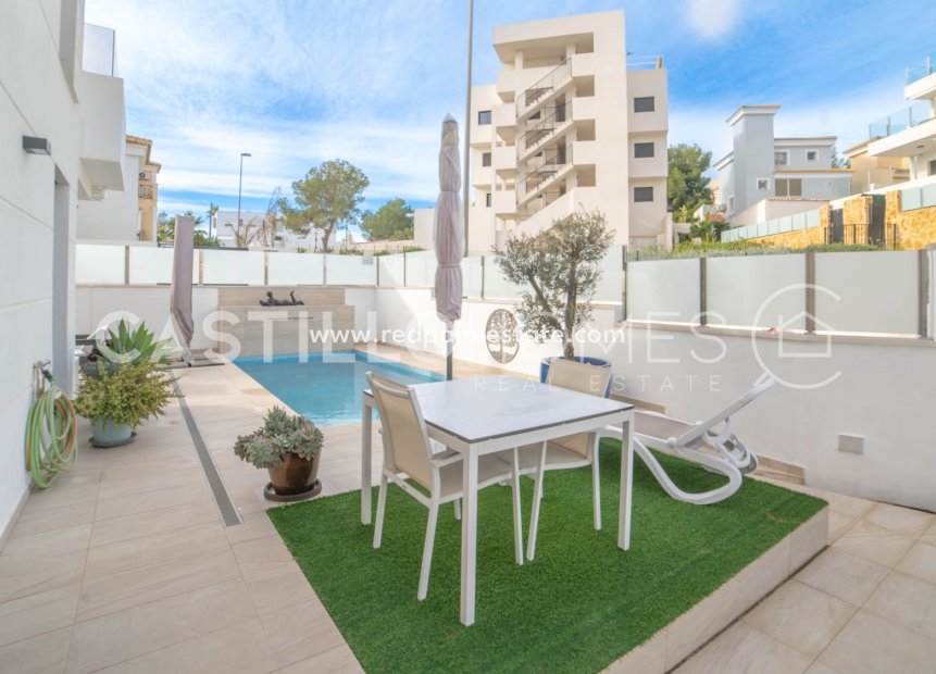 Revente - Villa -
Orihuela Costa - Villamartín