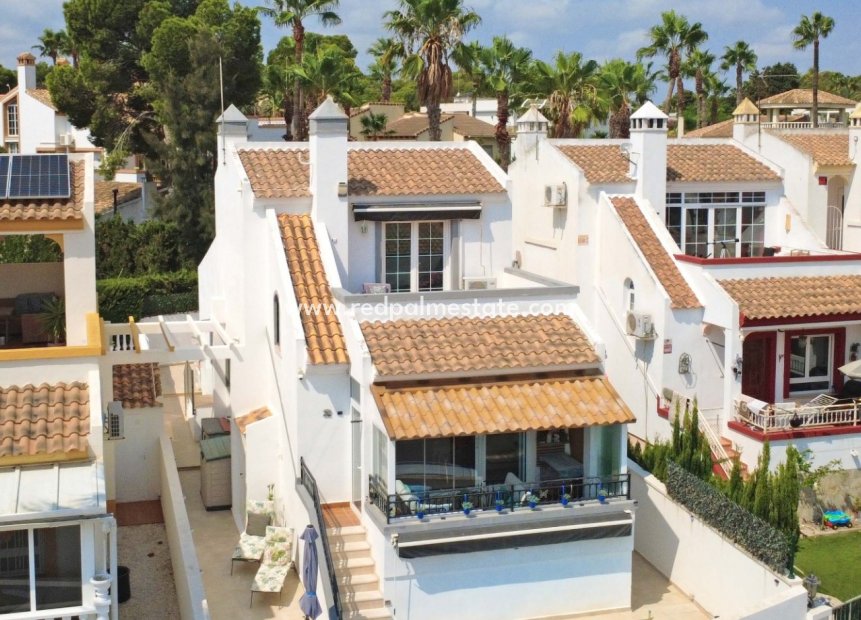 Revente - Villa -
Orihuela Costa