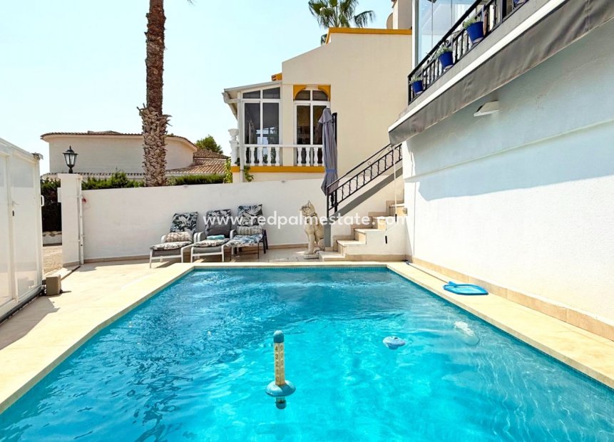 Revente - Villa -
Orihuela Costa