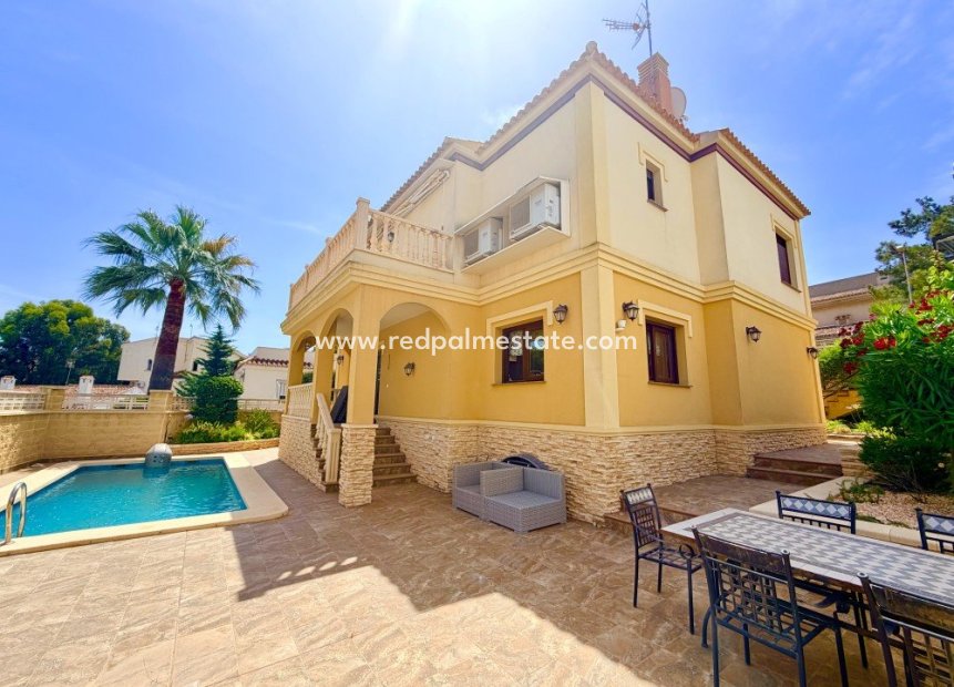 Revente - Villa -
Orihuela Costa
