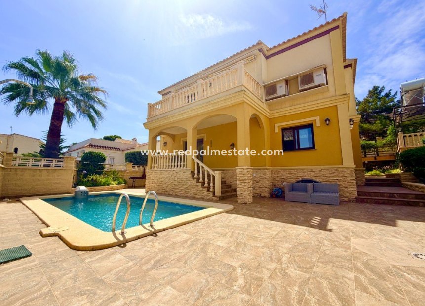 Revente - Villa -
Orihuela Costa