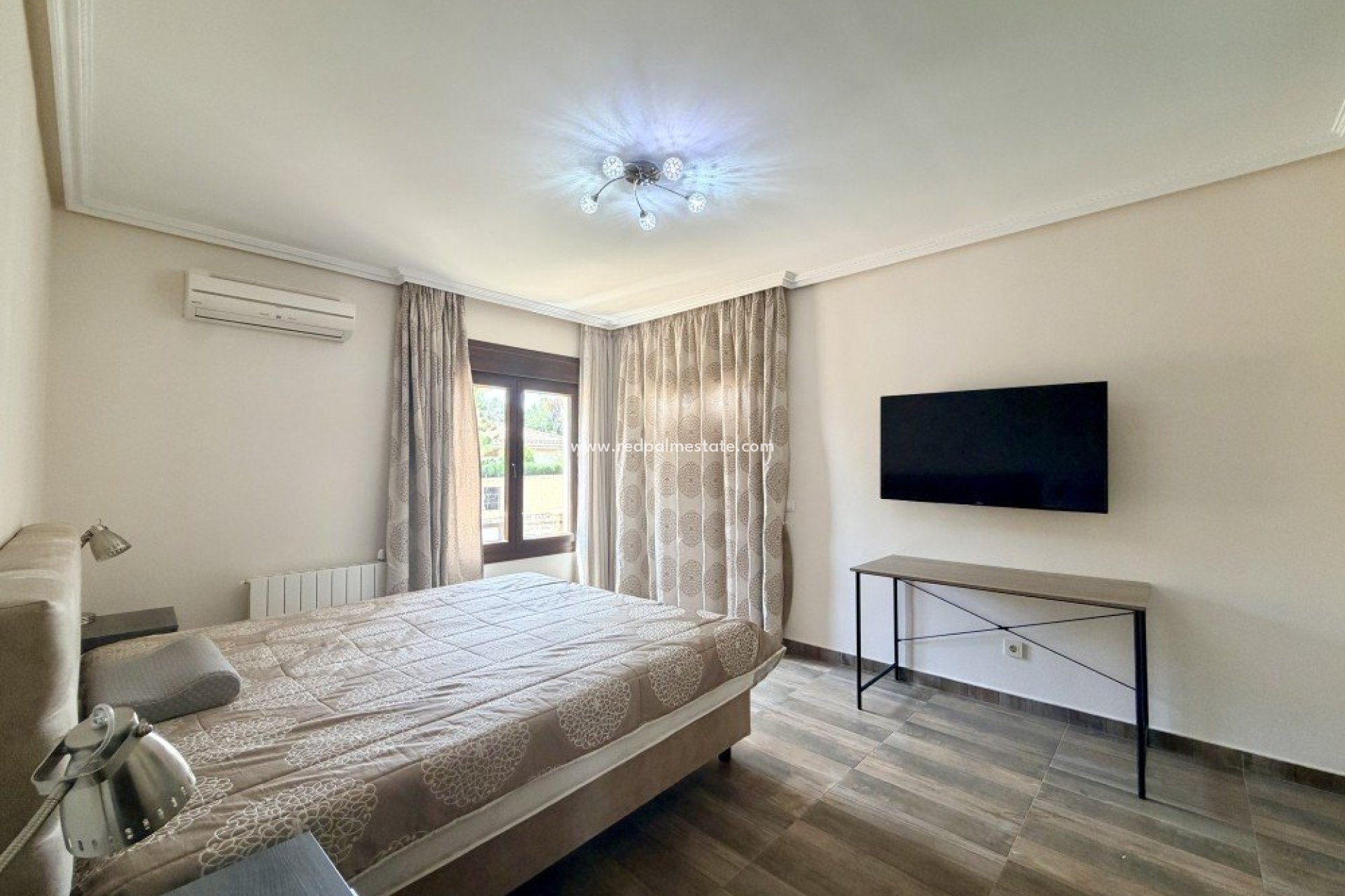 Revente - Villa -
Orihuela Costa