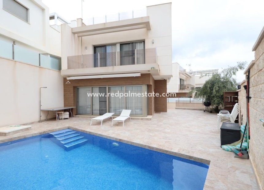 Revente - Villa -
Orihuela Costa