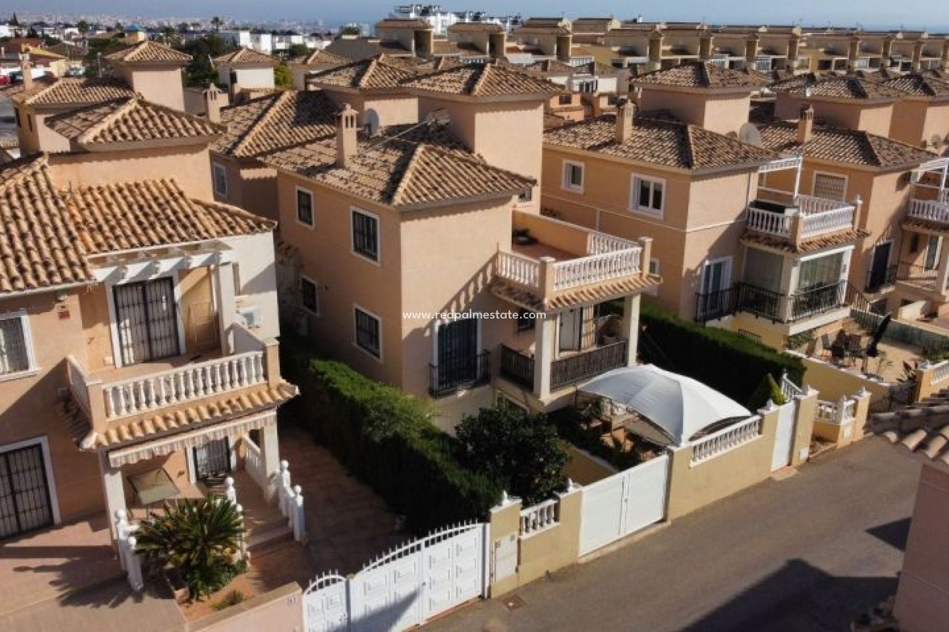 Revente - Villa -
Orihuela Costa