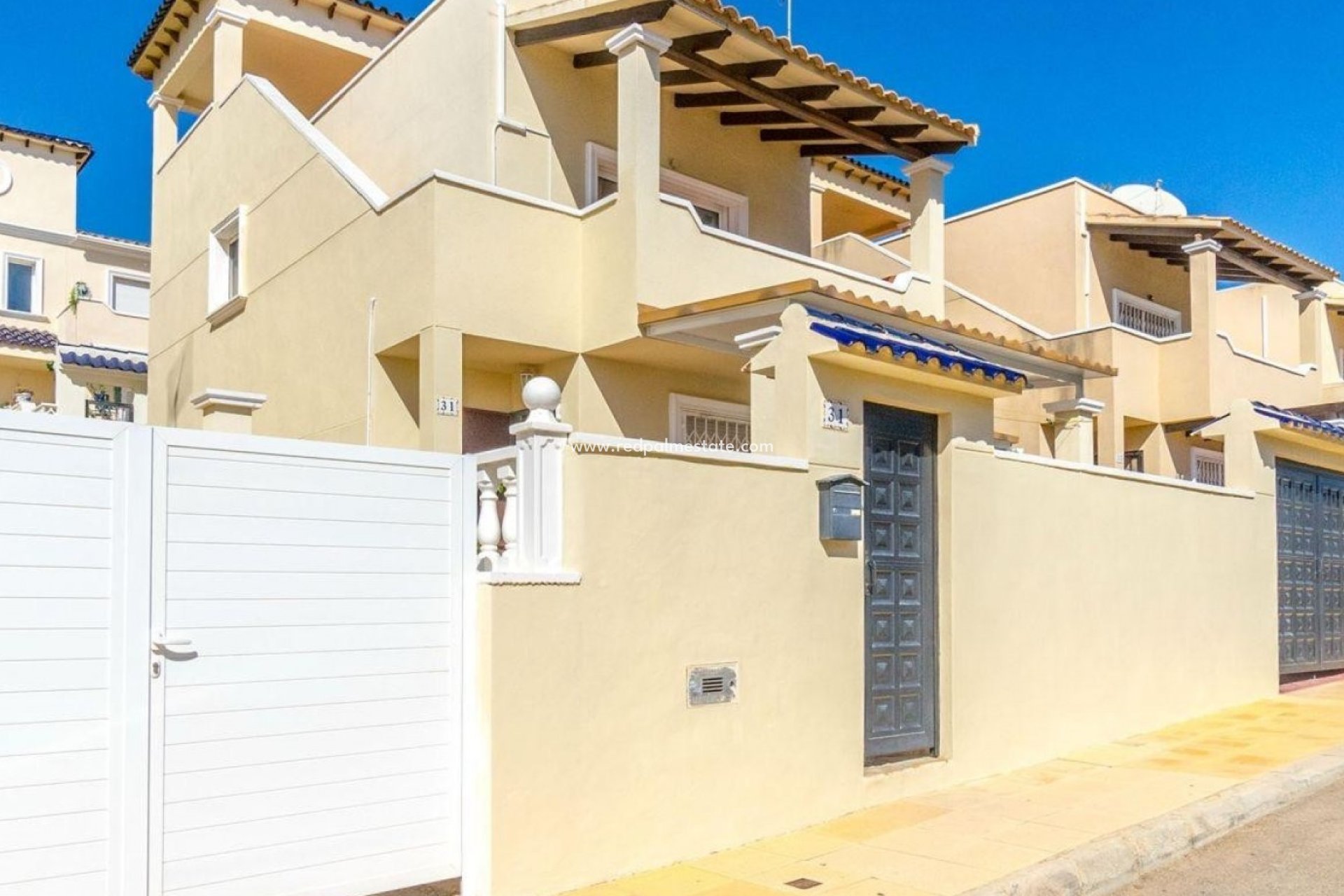 Revente - Villa -
Orihuela Costa