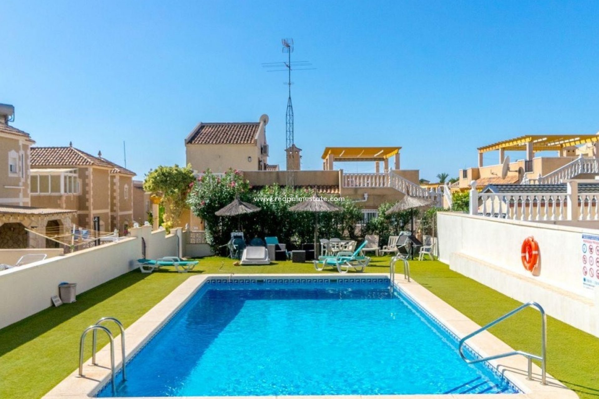 Revente - Villa -
Orihuela Costa