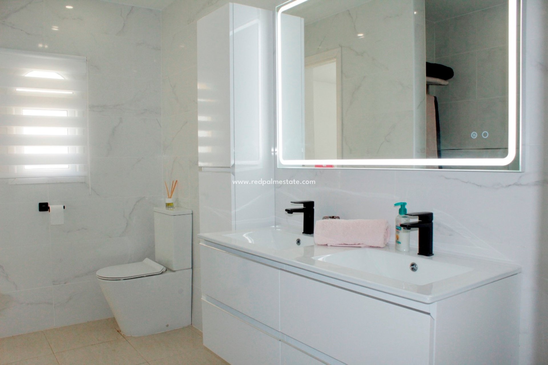 Revente - Villa -
Orihuela Costa