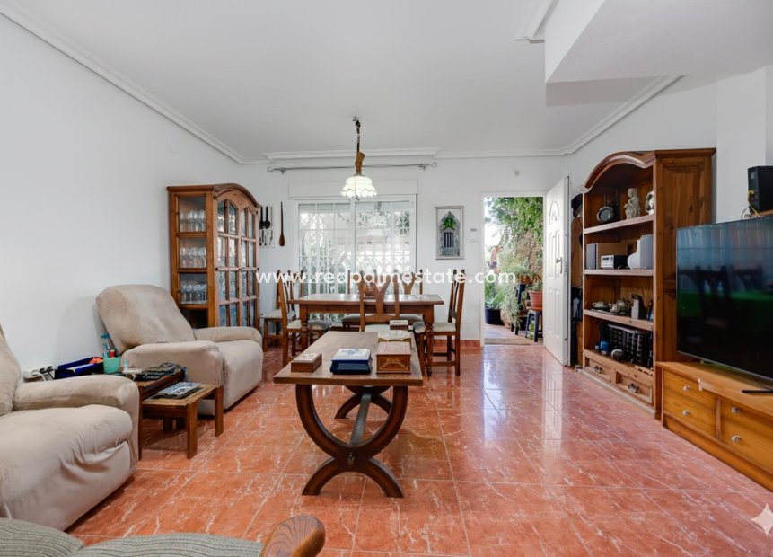 Revente - Villa -
Orihuela Costa