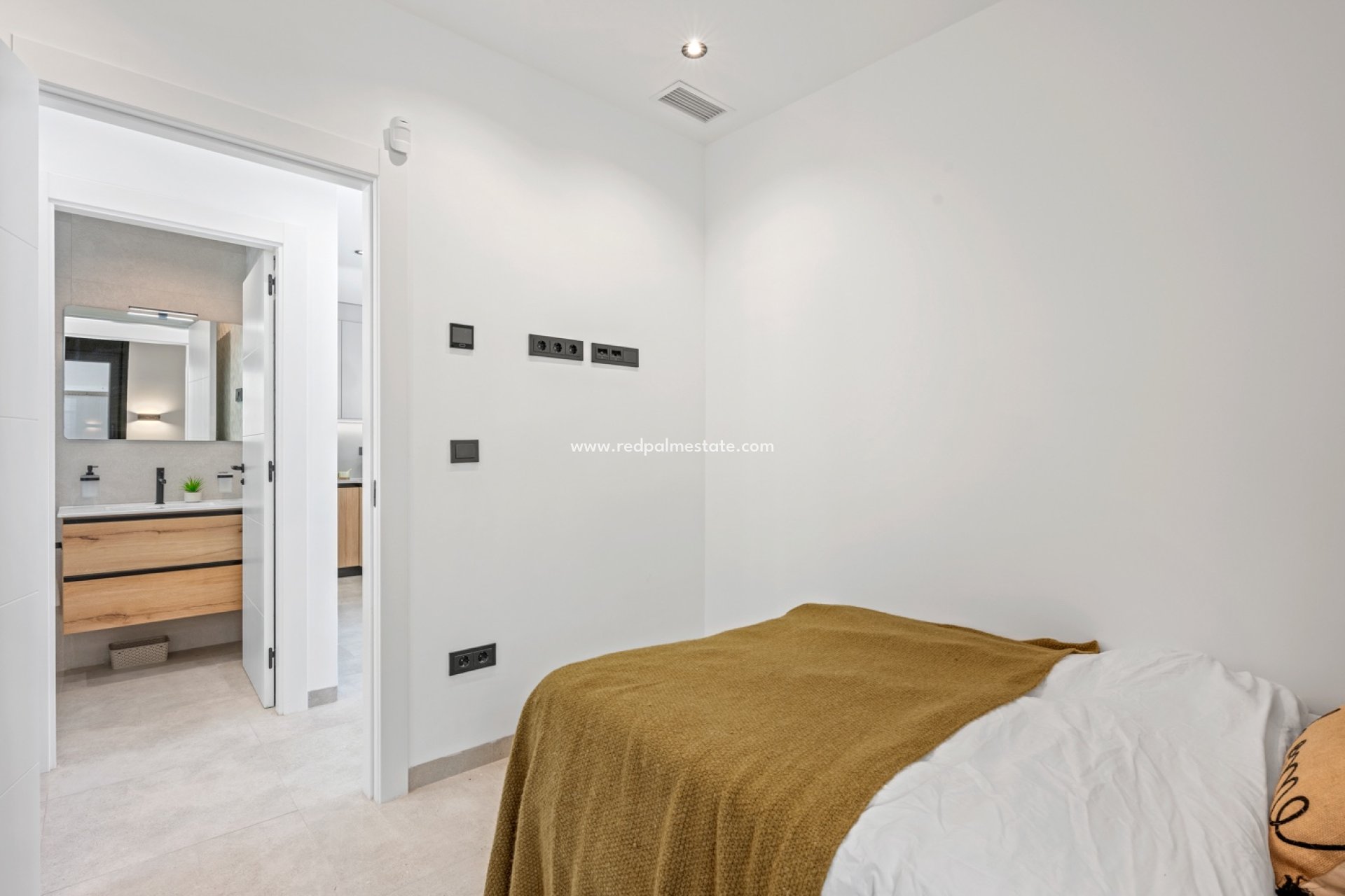 Revente - Villa -
Orihuela Costa