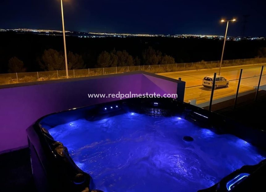 Revente - Villa -
Orihuela Costa