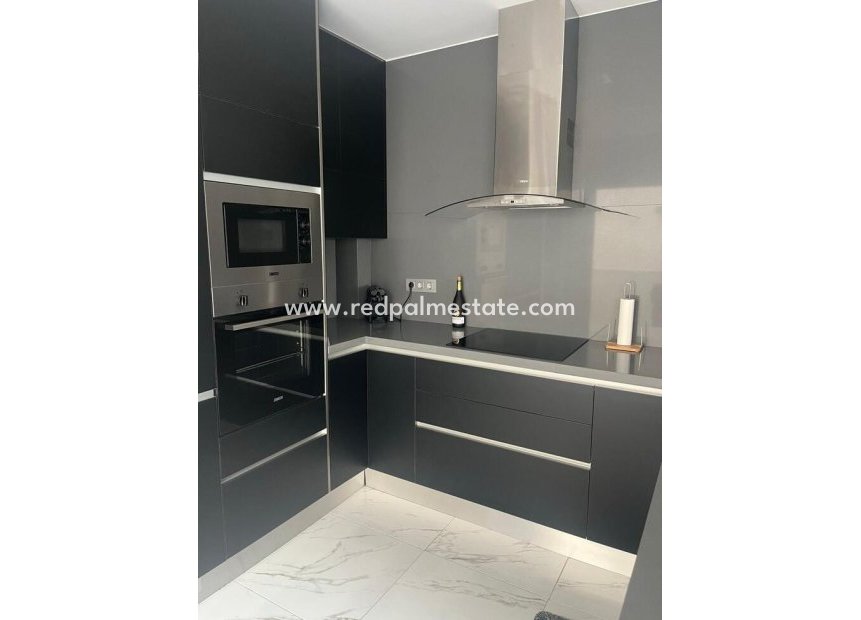 Revente - Villa -
Orihuela Costa