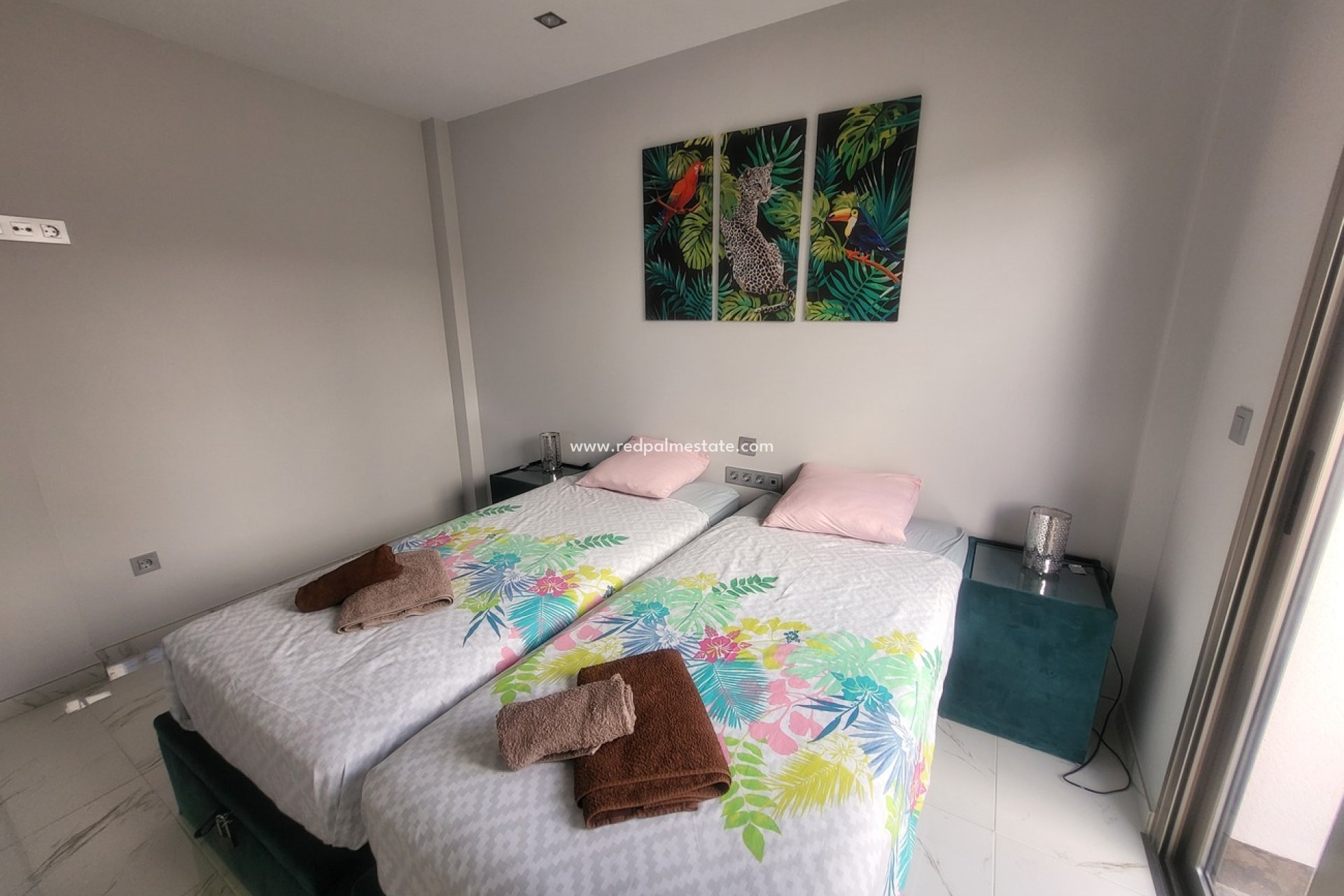 Revente - Villa -
Orihuela Costa