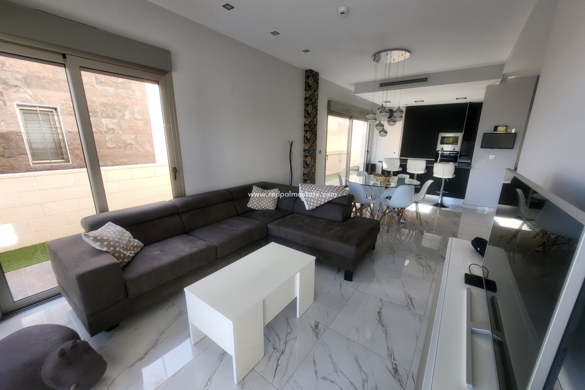 Revente - Villa -
Orihuela Costa