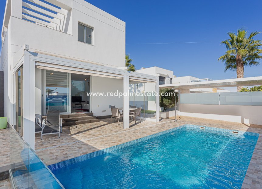Revente - Villa -
Orihuela Costa