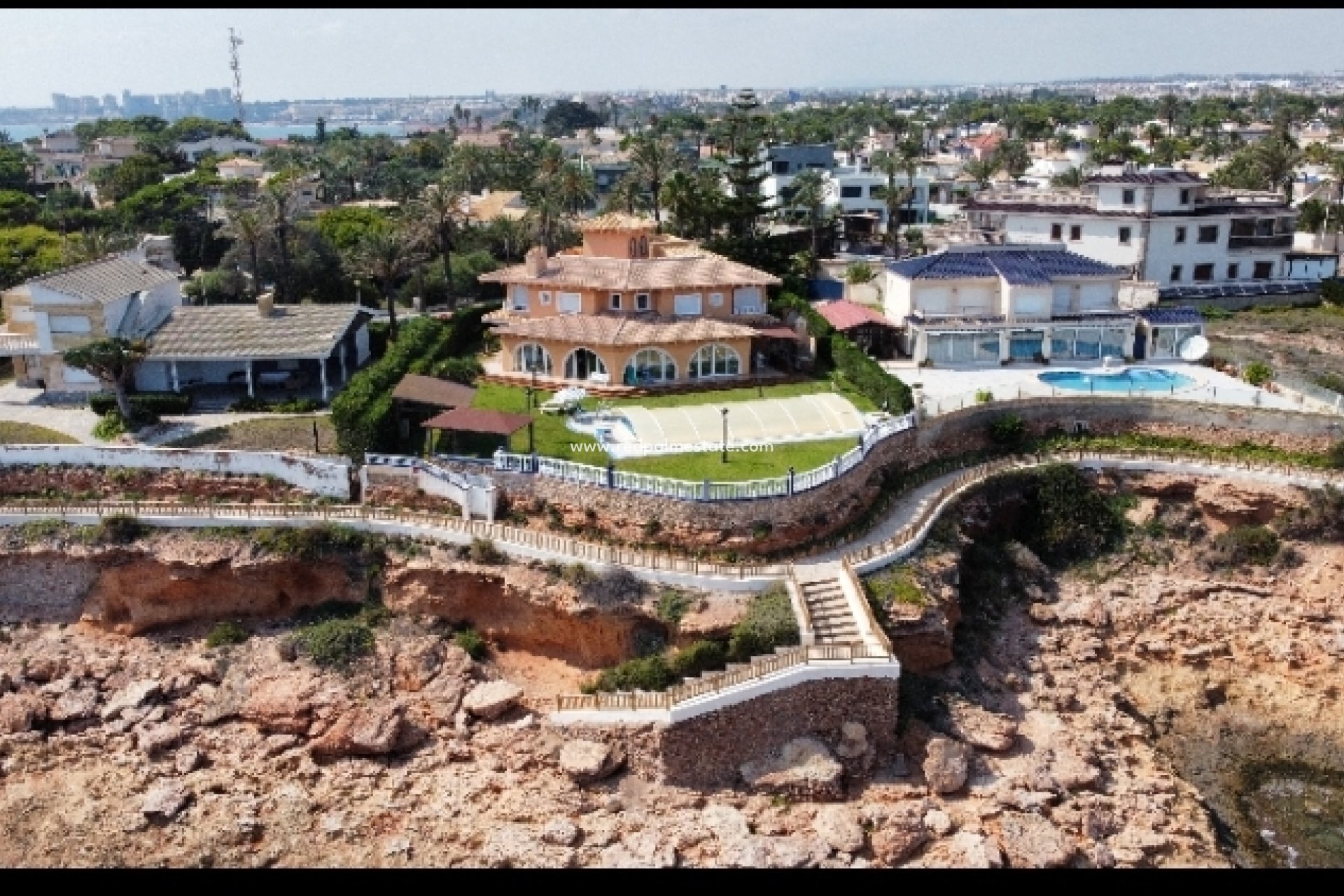 Revente - Villa -
Orihuela Costa