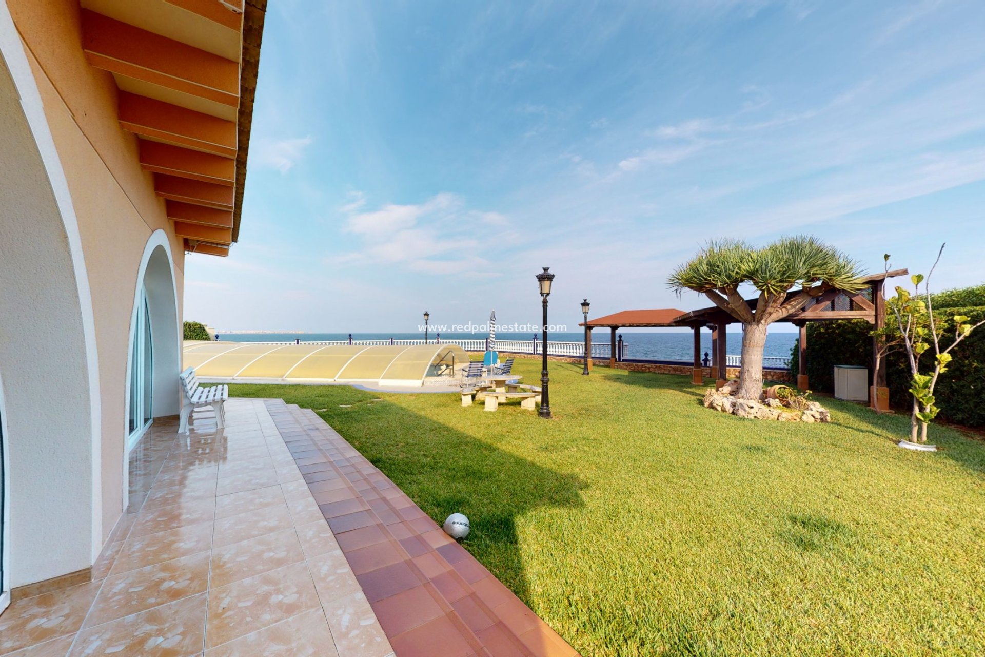 Revente - Villa -
Orihuela Costa