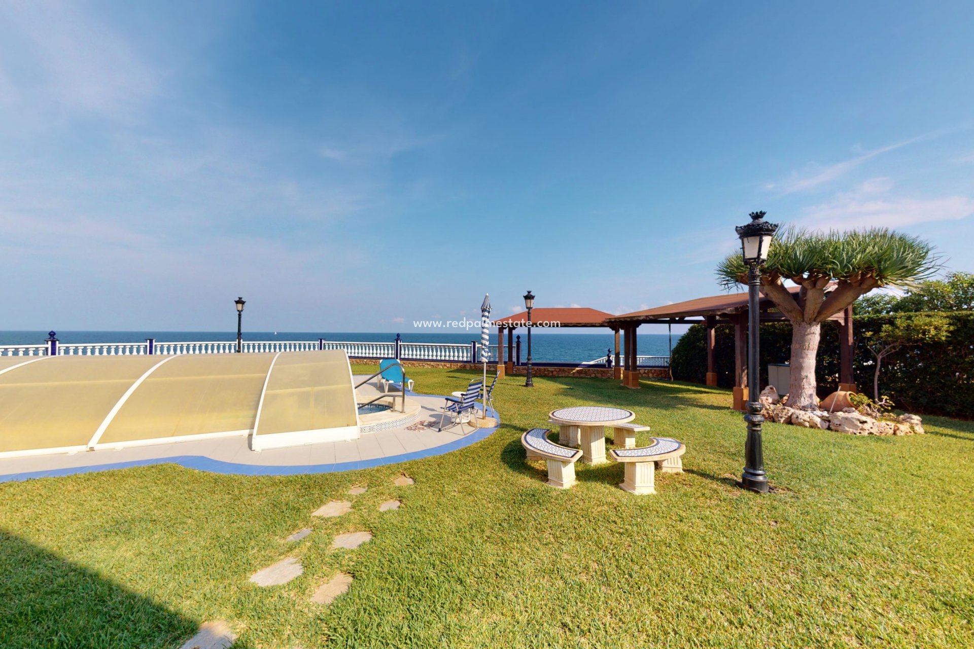 Revente - Villa -
Orihuela Costa