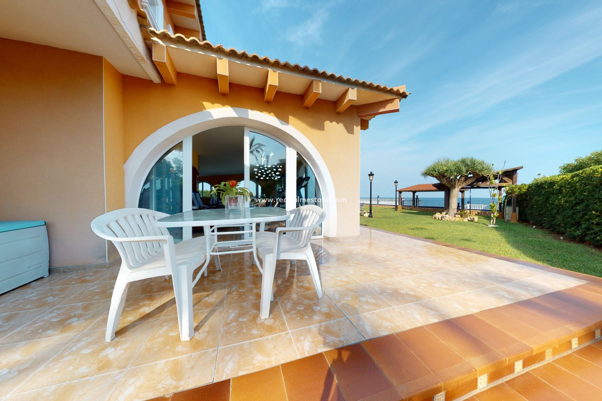 Revente - Villa -
Orihuela Costa