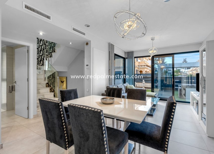 Revente - Villa -
Orihuela Costa