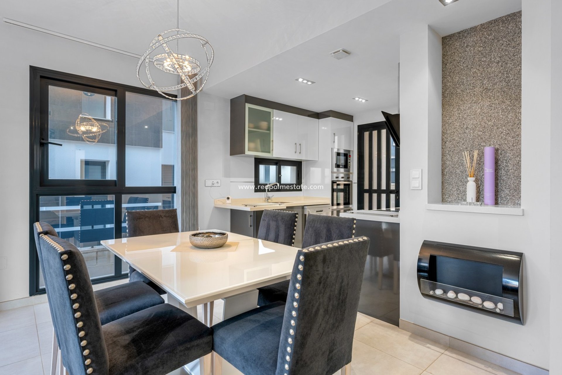 Revente - Villa -
Orihuela Costa