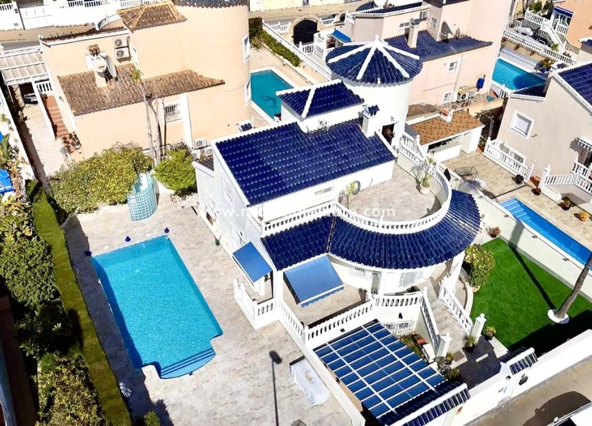 Revente - Villa -
Pinar de Campoverde - Inland