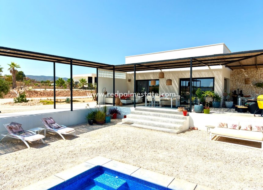 Revente - Villa -
Pinoso - Inland