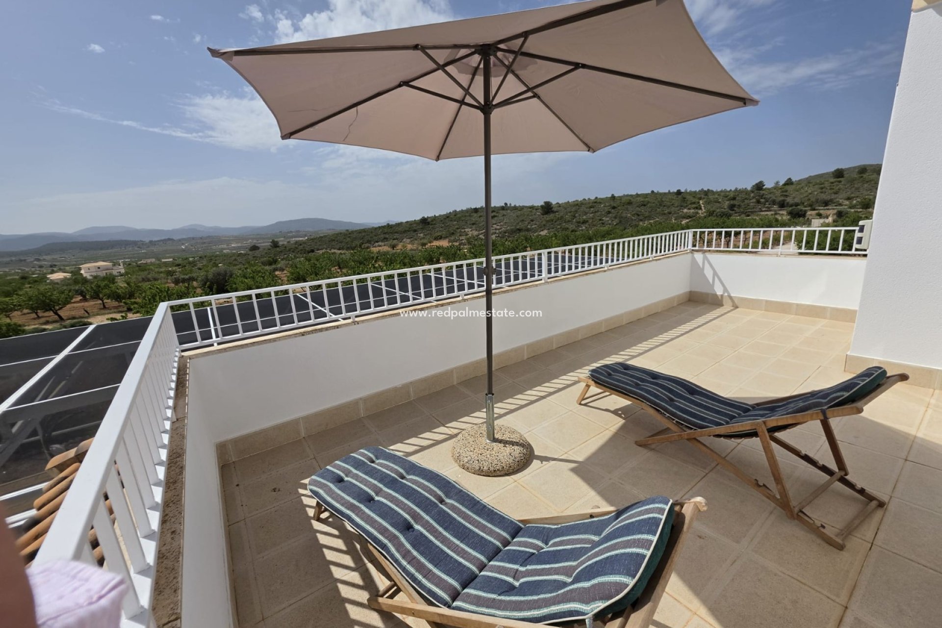 Revente - Villa -
Pinoso - Inland
