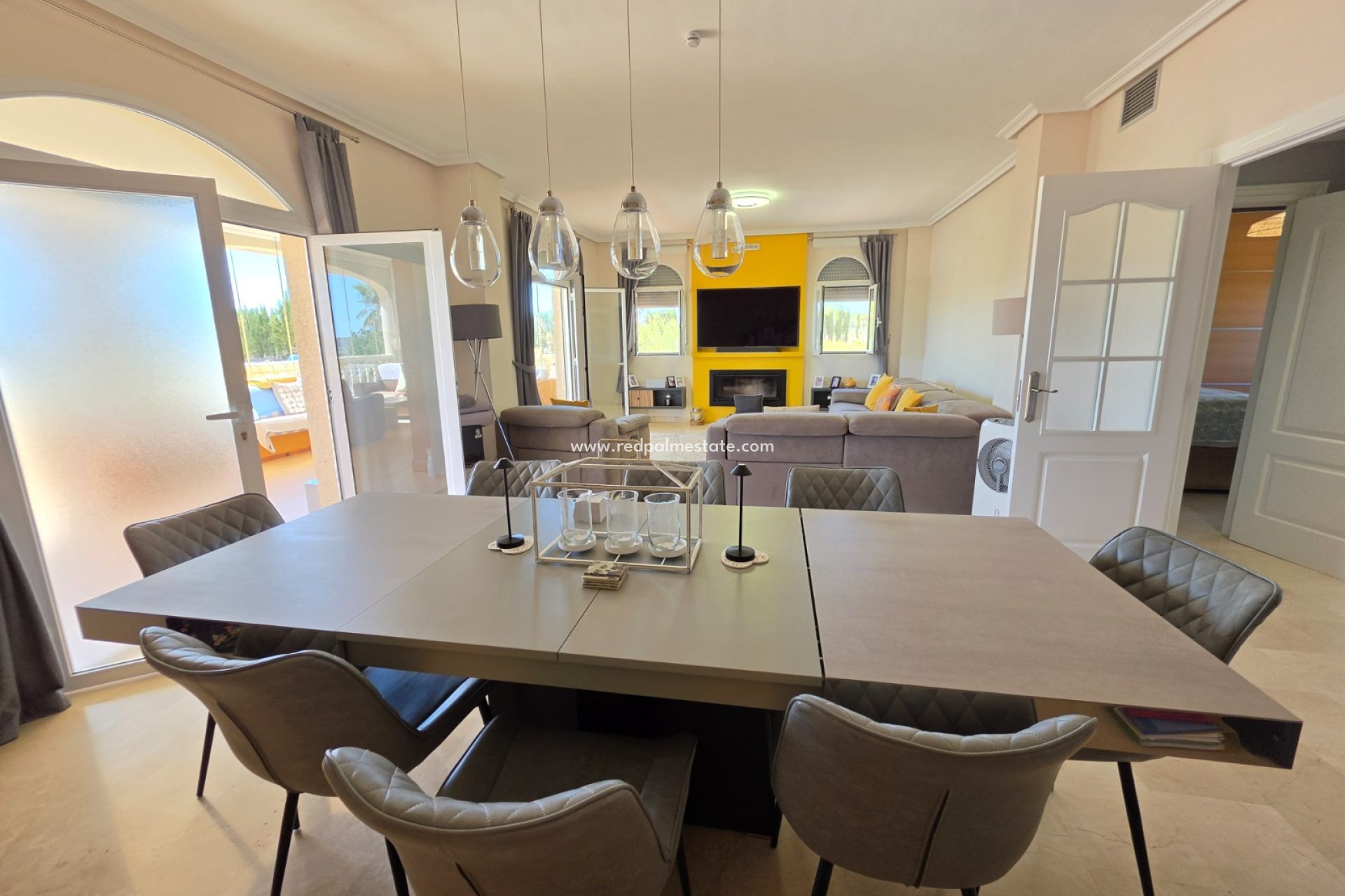 Revente - Villa -
Pinoso - Inland