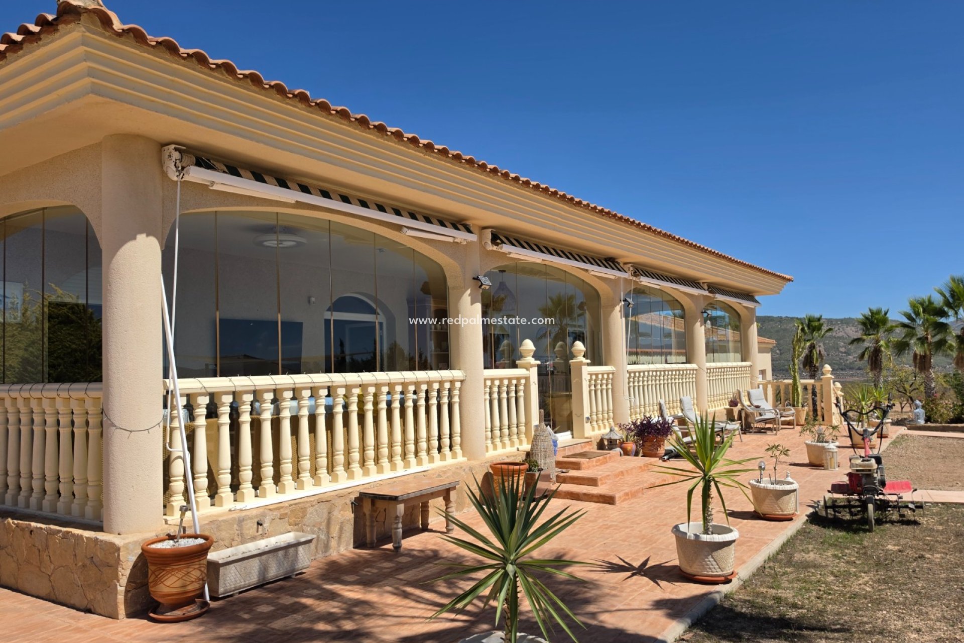 Revente - Villa -
Pinoso - Inland