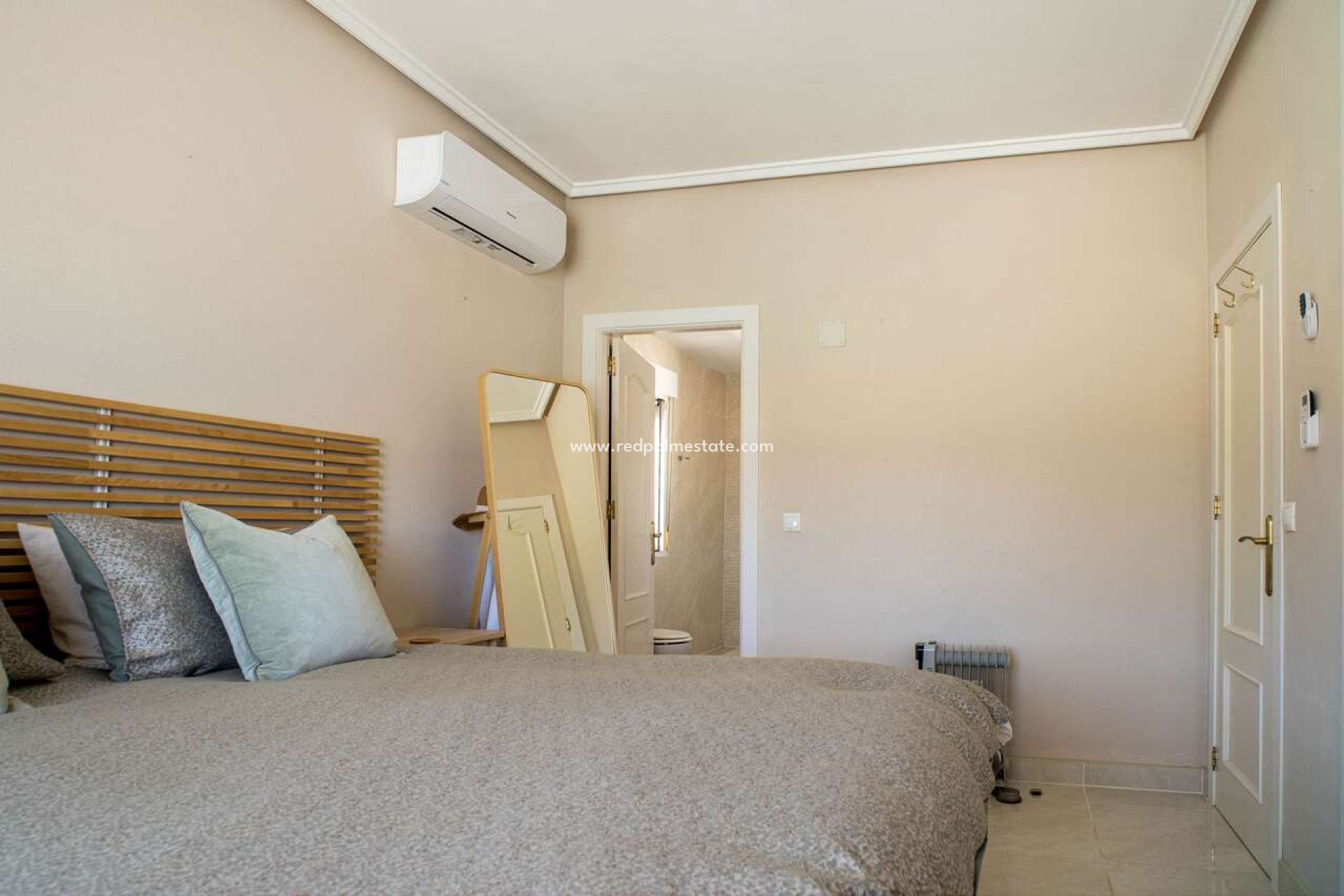 Revente - Villa -
Pinoso - Inland