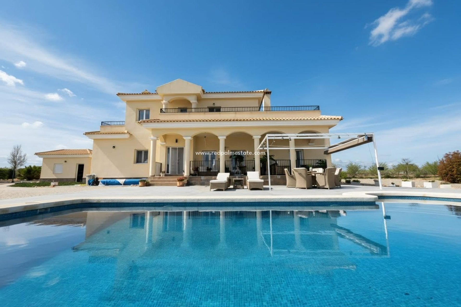 Revente - Villa -
Pinoso - Inland