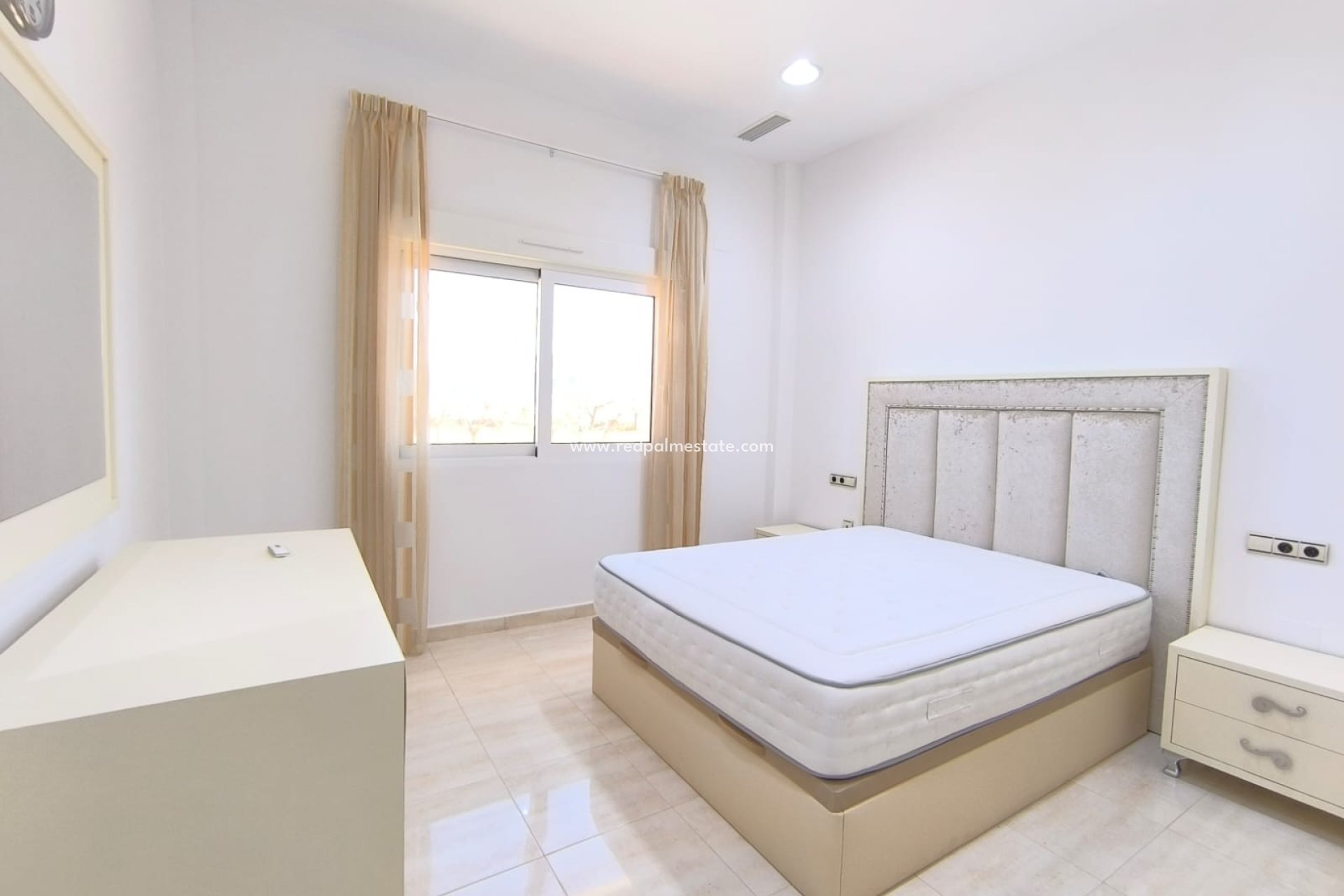 Revente - Villa -
Pinoso - Inland