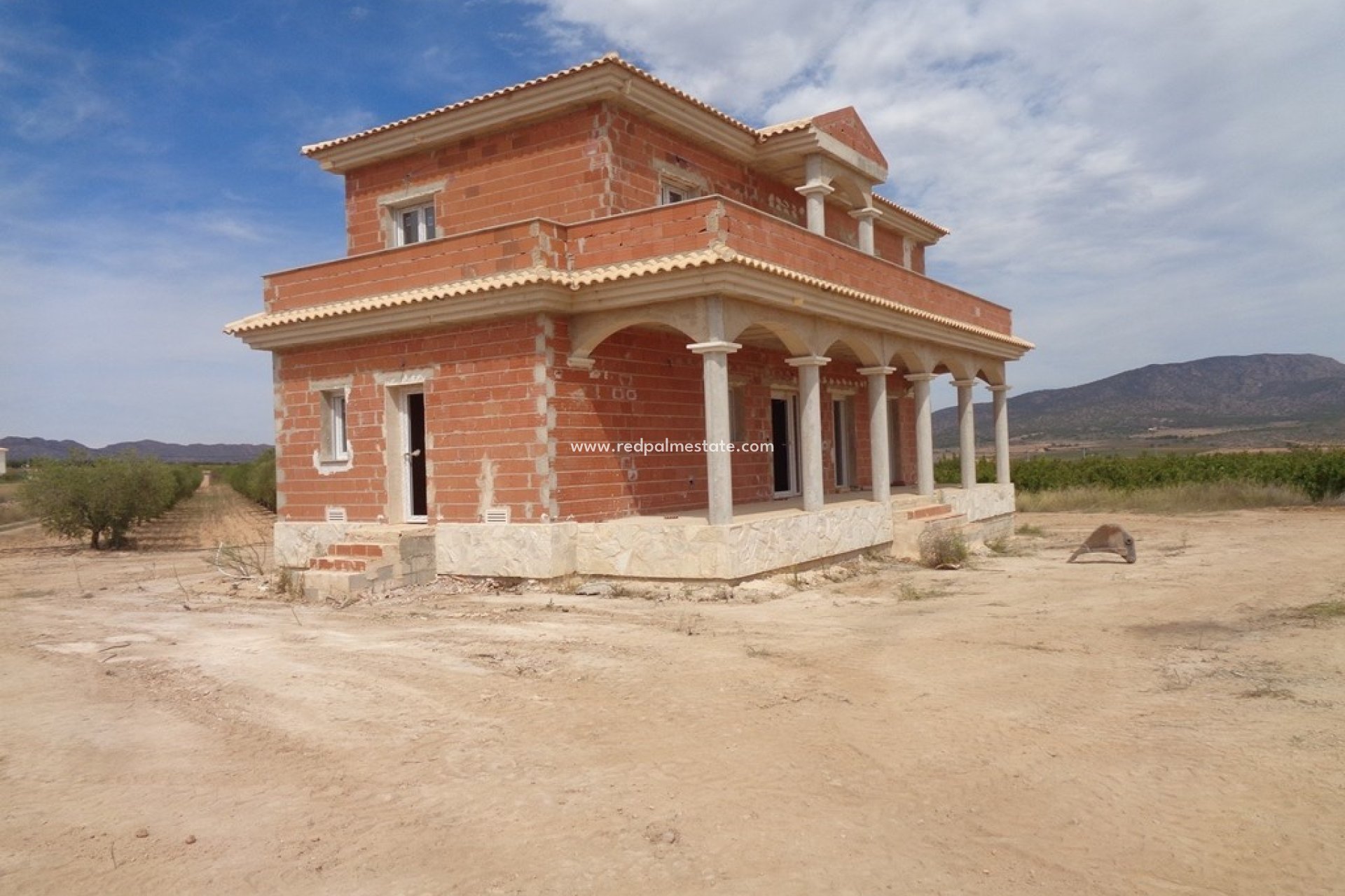 Revente - Villa -
Pinoso