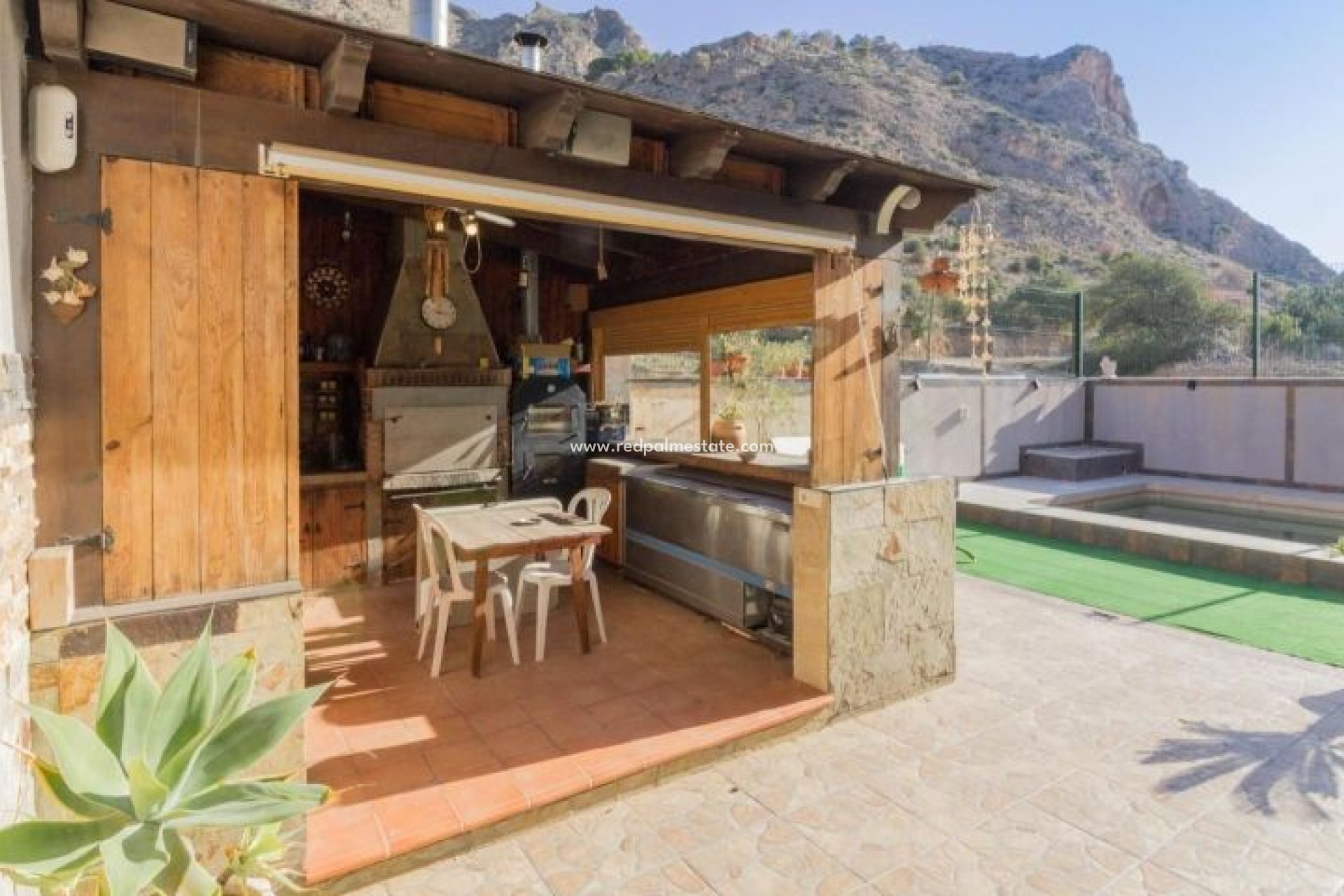 Revente - Villa -
Redován - Inland