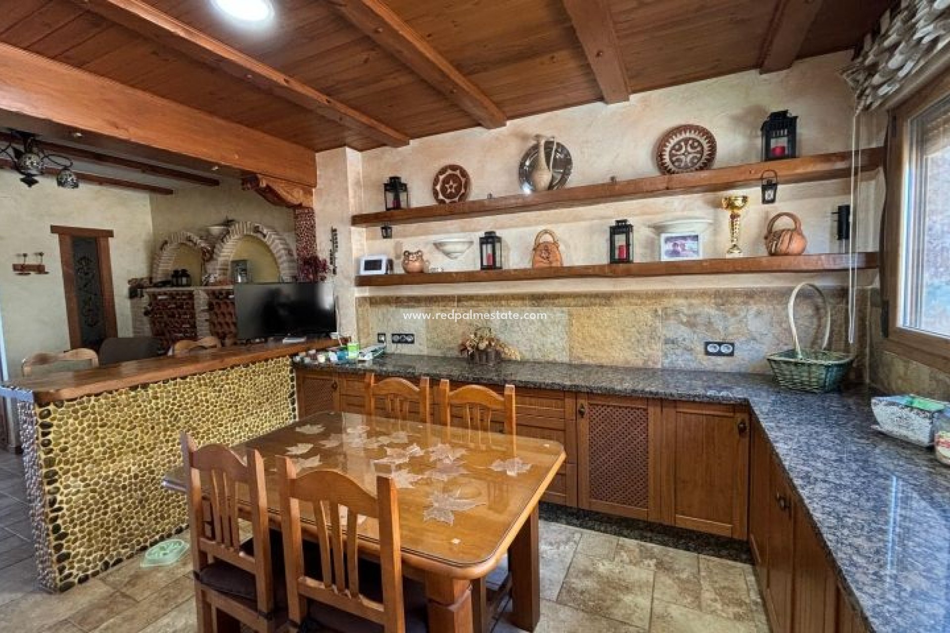 Revente - Villa -
Redován - Inland