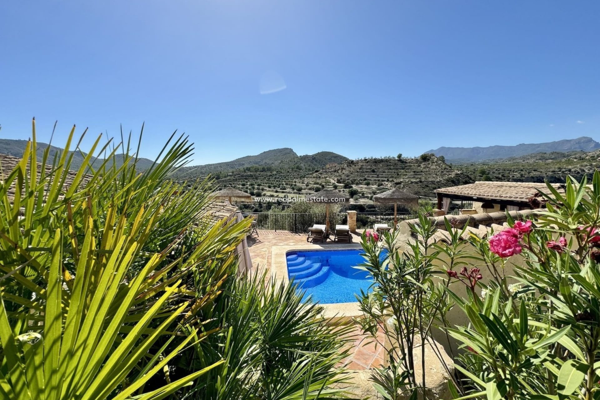 Revente - Villa -
Relleu - Inland