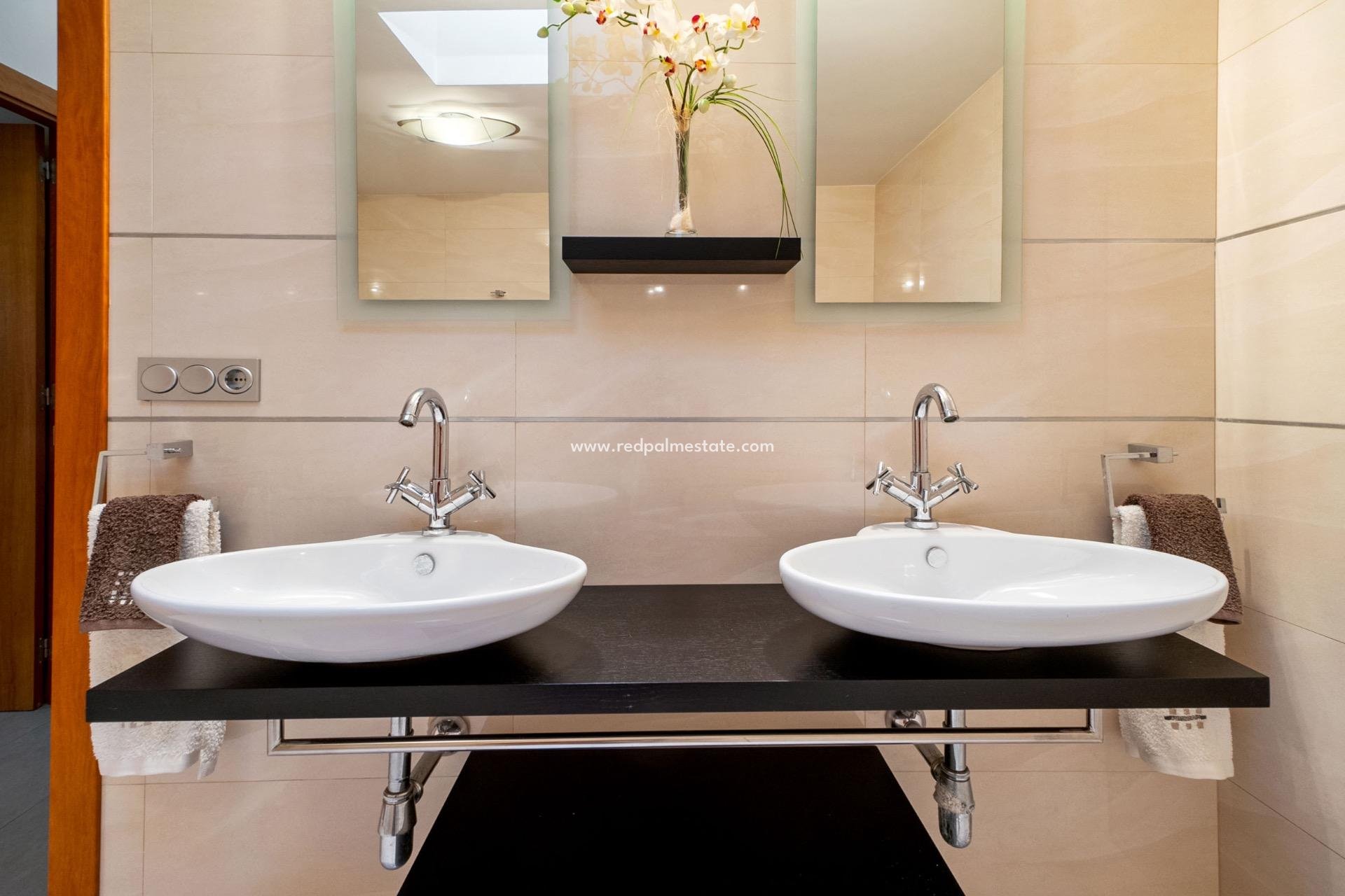 Revente - Villa -
Rojales