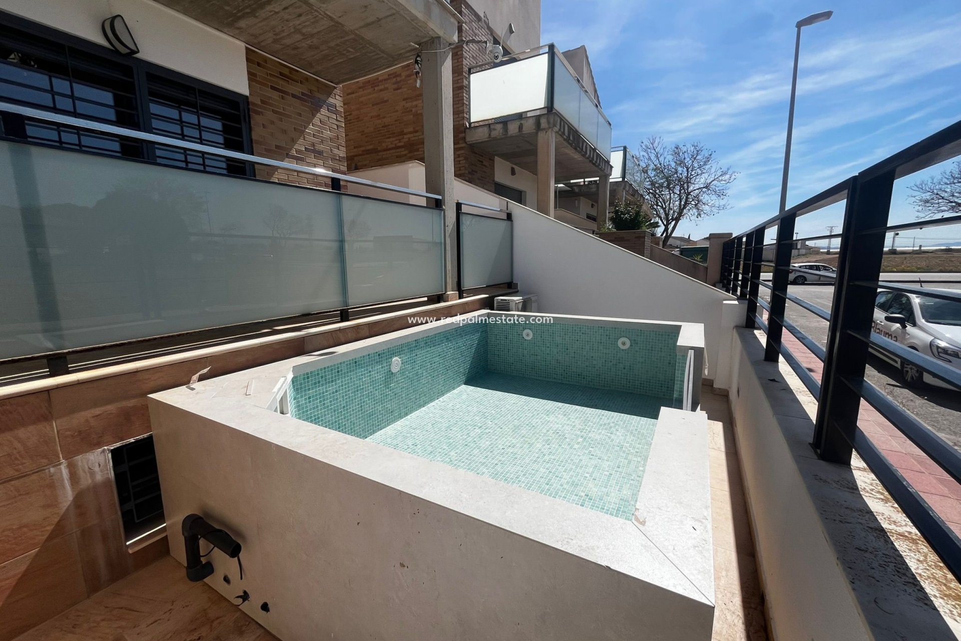 Revente - Villa -
ROLDAN - Inland