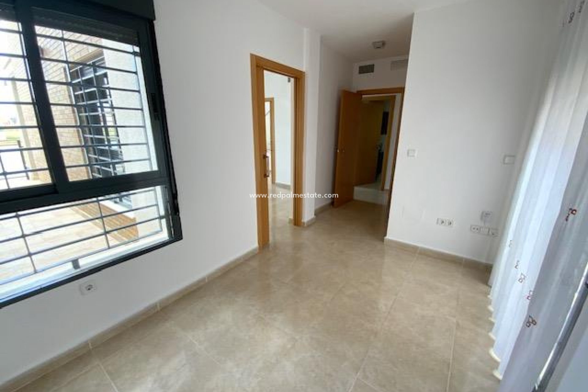 Revente - Villa -
ROLDAN - Inland