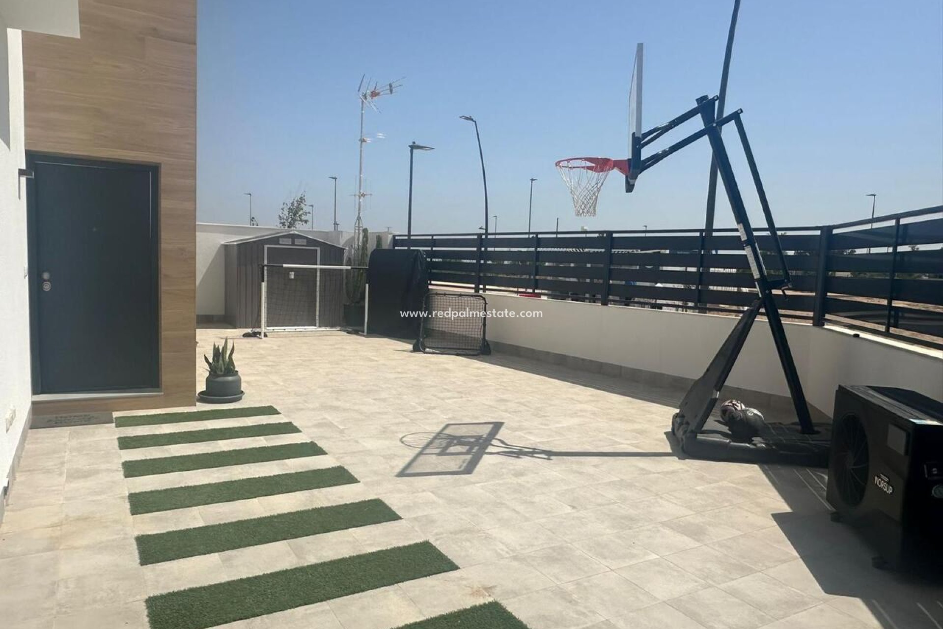 Revente - Villa -
ROLDAN - Inland