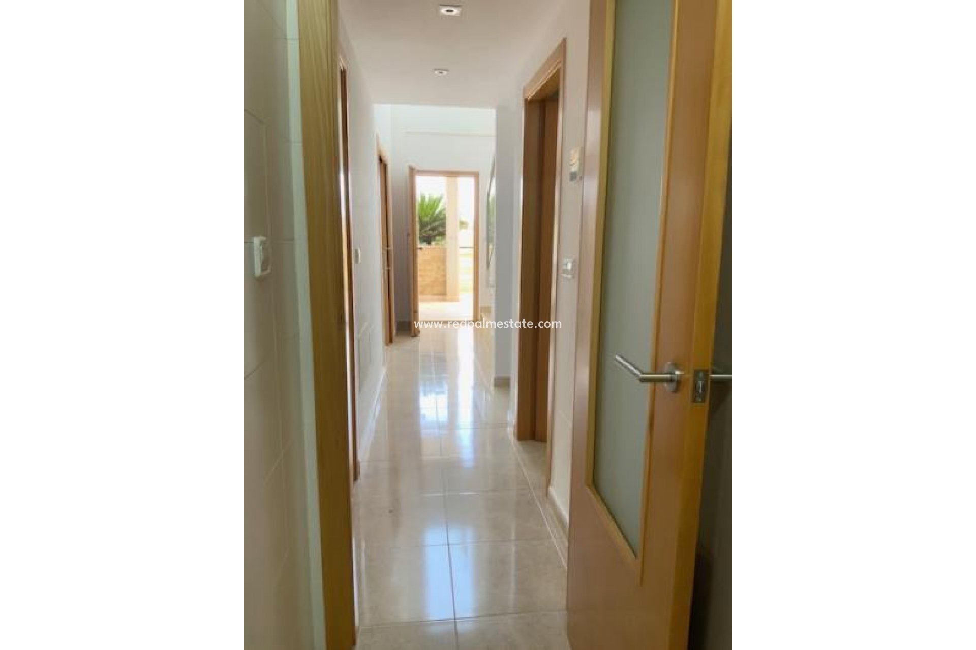 Revente - Villa -
ROLDAN - Inland