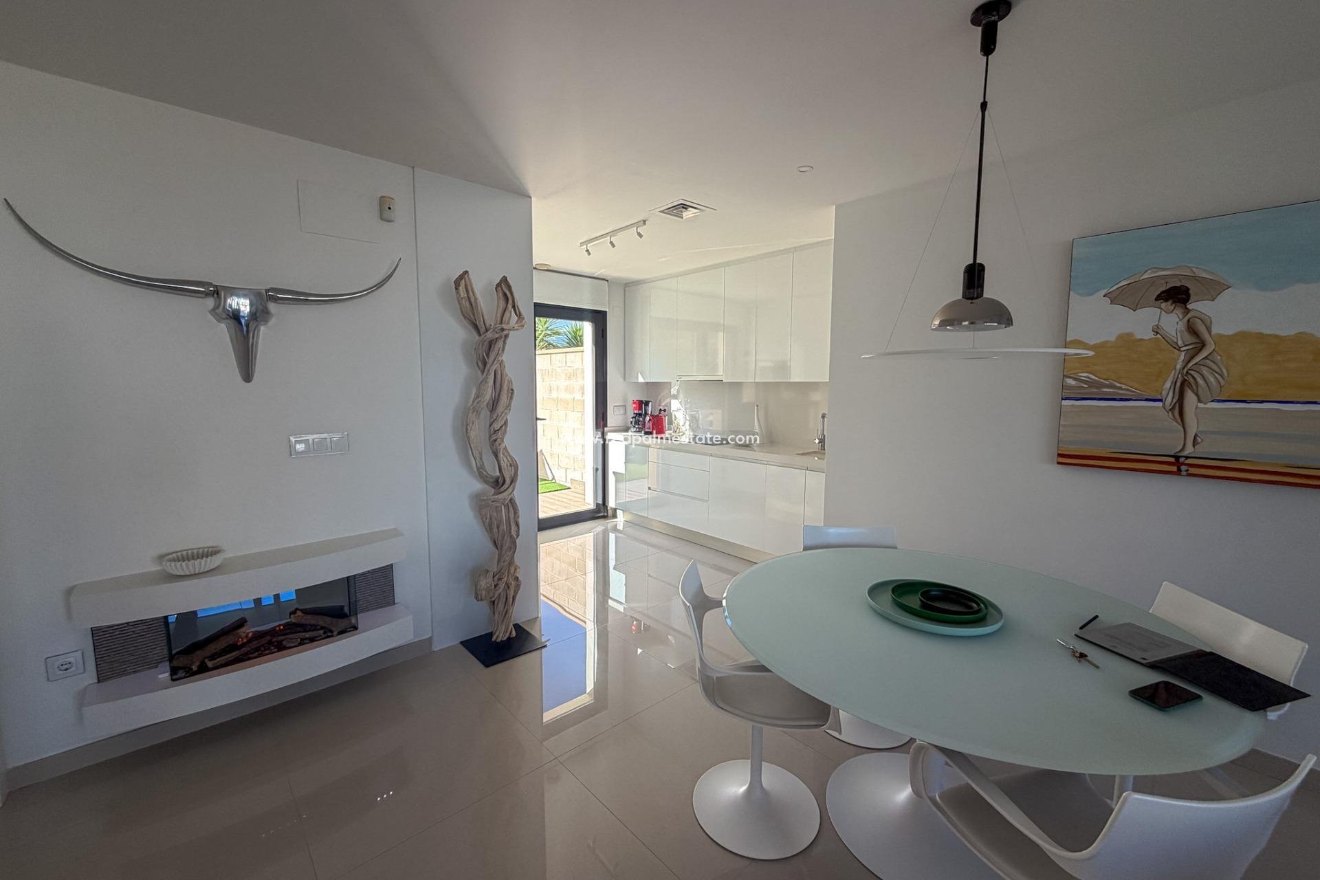 Revente - Villa -
San Miguel de Salinas - Bellavista