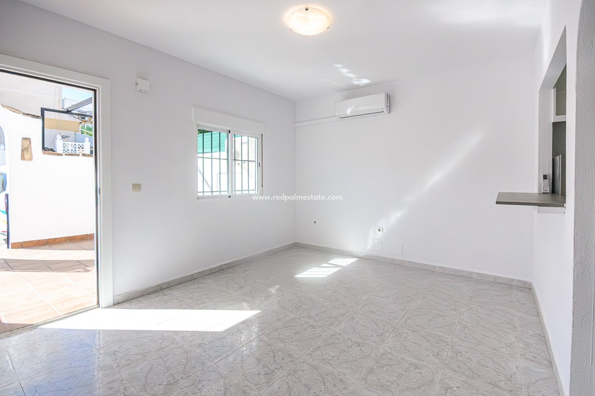 Revente - Villa -
San Miguel de Salinas - Inland